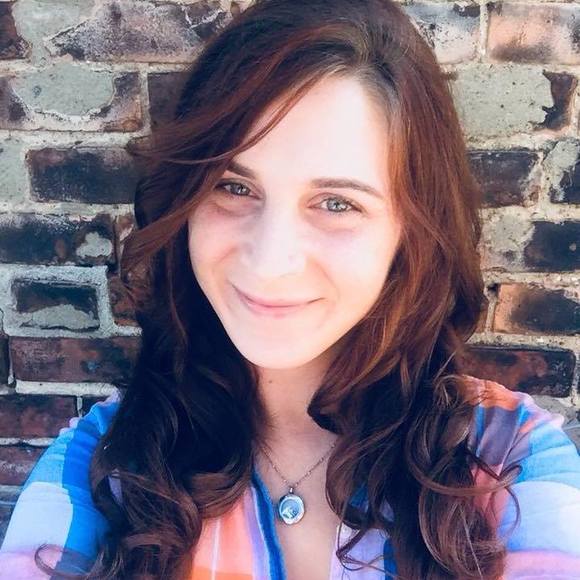 Meet your Posher, Danielle - Picture 1 of 1